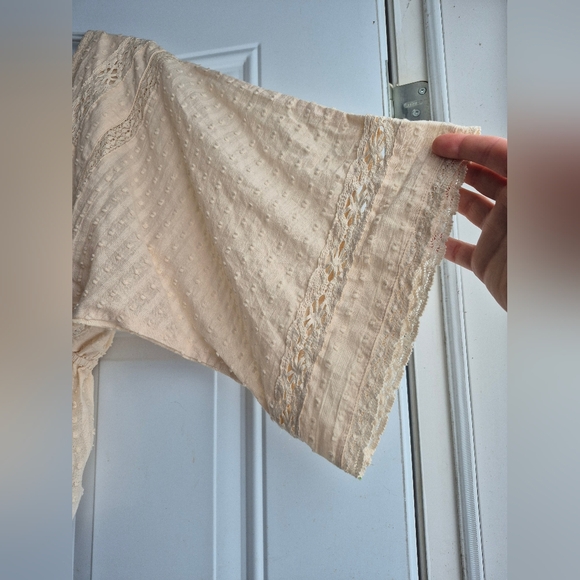 Elegant Cream Blush Boho Women's Top - Picture 8 of 9